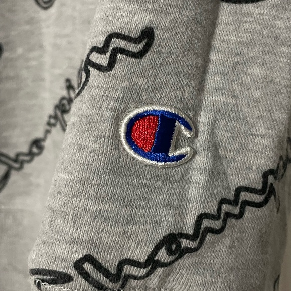 Champion Logo Graphic Sweatshirt - Picture 5 of 5